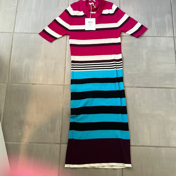 DVF. New with tags. Sweater dress. Size Medium. Excellent condition - Picture 2 of 5